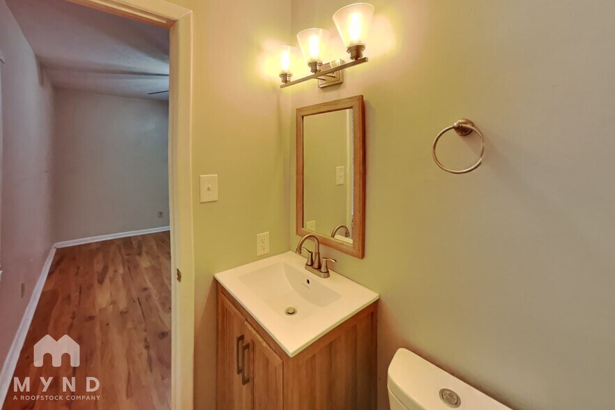 Building Photo - 2570 Rolling View Dr