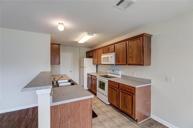 Building Photo - 16712 Hamilton Point Cir