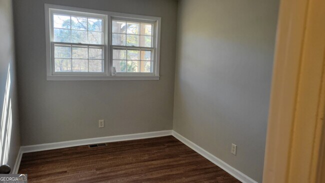 Building Photo - 130 Bowman Rd