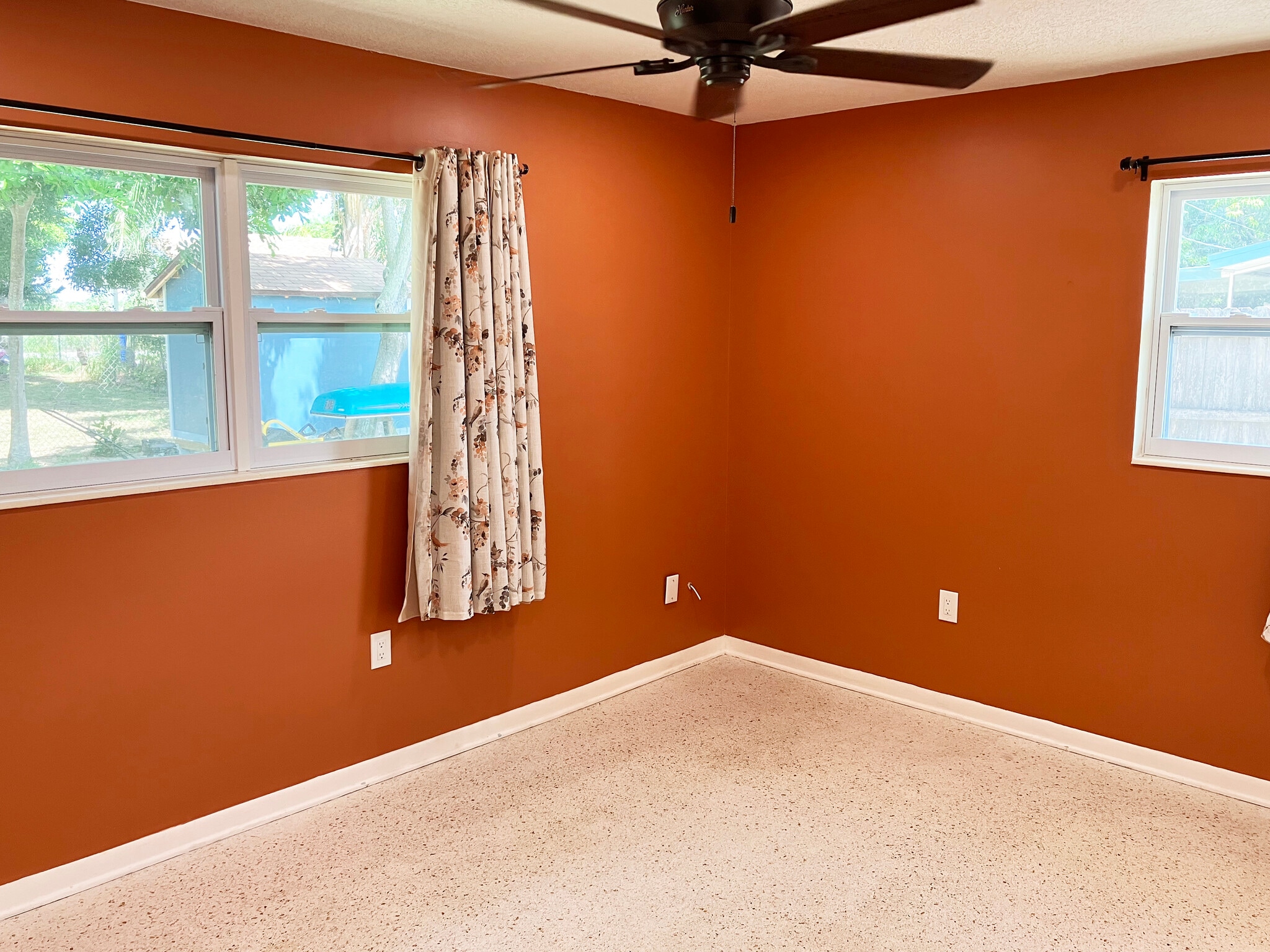 Building Photo - 913 Schumann Dr