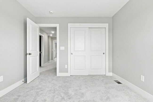 Building Photo - 6411 Coverage Ct