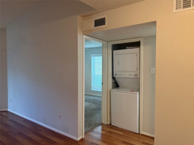 Building Photo - 2120 El Paseo St