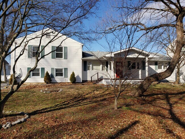 Building Photo - 8306 Aletta Pl