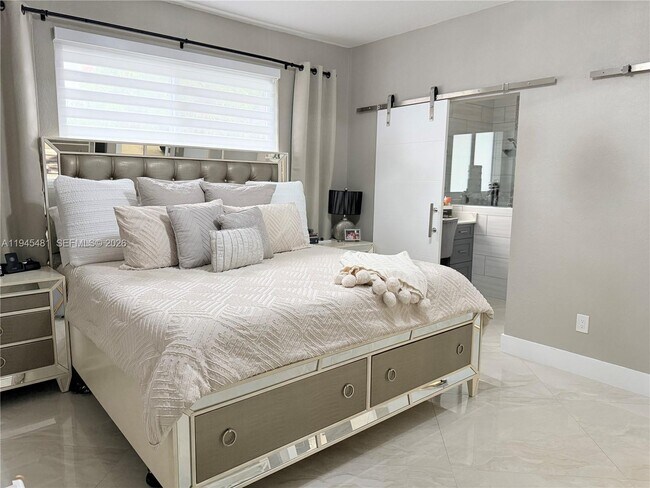 Building Photo - 8737 NW 168th Ln