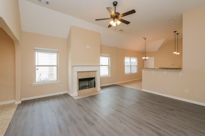 Building Photo - 6538 Ridgeview Ln