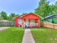 Building Photo - Charming 2 Bed/1 Bath Historic Bungalow in Norman Near OU Campus