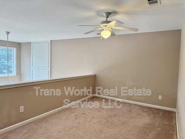 Building Photo - 484 Grayson Way
