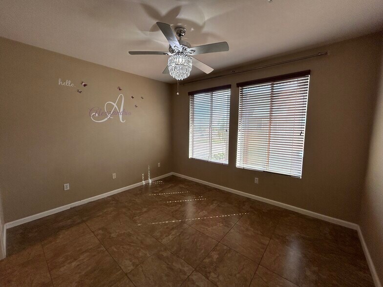 Building Photo - 6605 N 93rd Ave