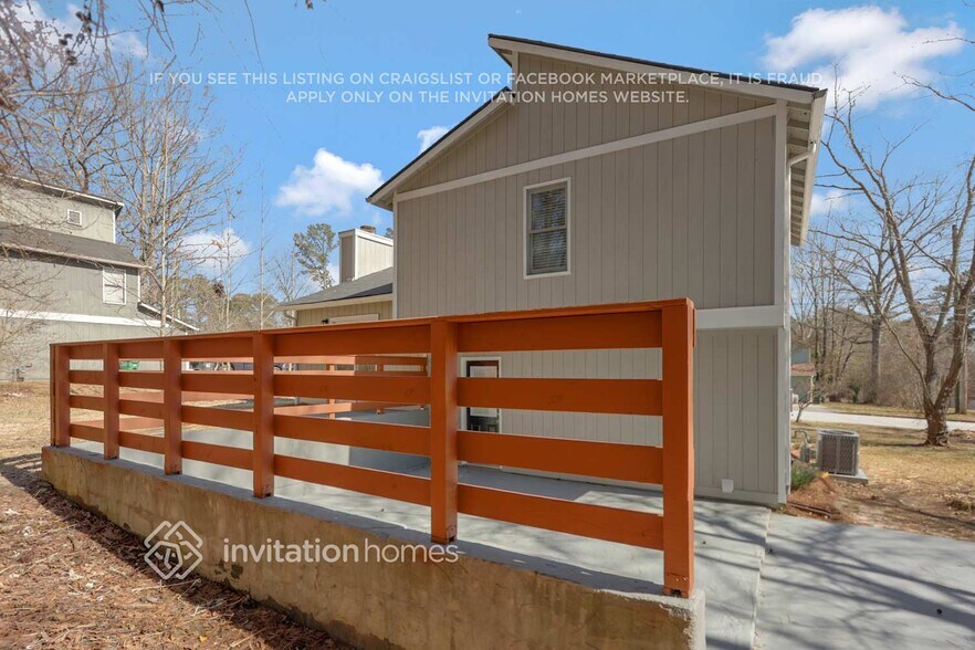 Building Photo - 2041 Wendover Dr