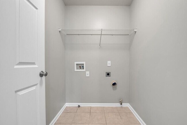 Building Photo - 701 Courageous Ct