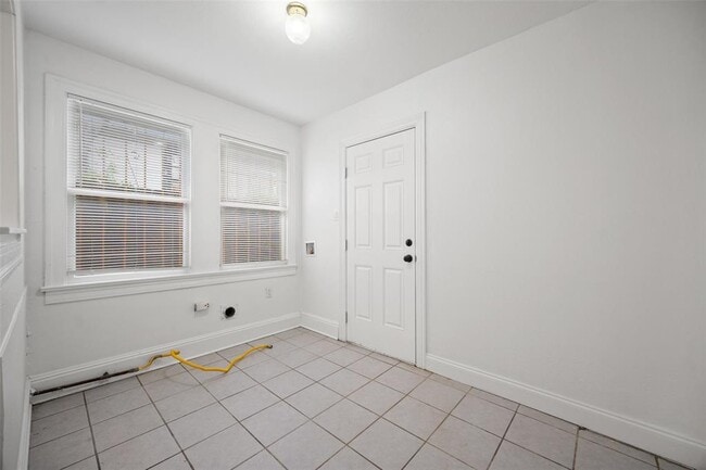 Building Photo - 4605 Harmon Ave