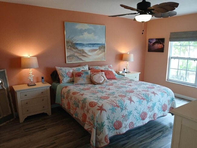 Building Photo - 10350 Imperial Point Dr W