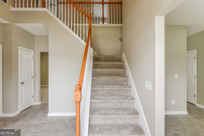 Building Photo - 6717 Delaware Bend