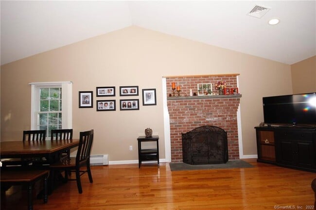 Building Photo - 9 Ledgewood Ct