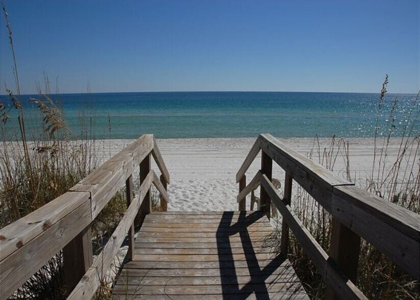 Walk way over dunes to beach - 1650 Via de Luna Dr