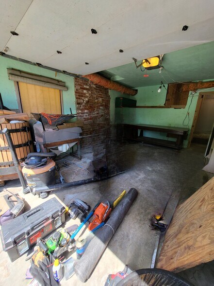 Building Photo - 906 Balra Dr