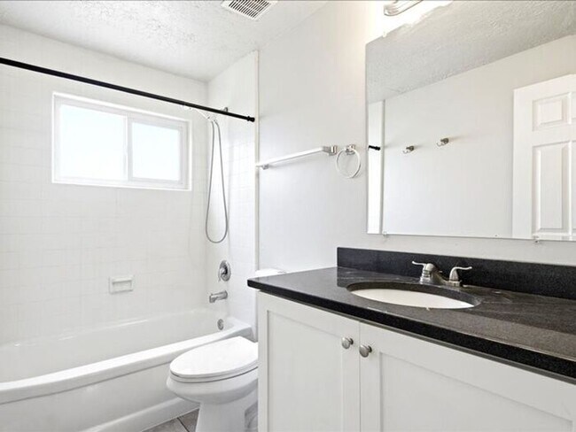 Building Photo - Salt Lake-Glendale 3 bed 2 bath home