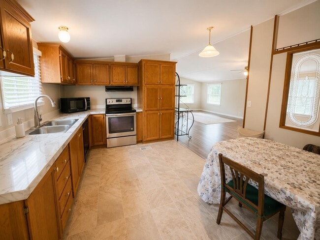 Building Photo - 402 Co Rd 126A