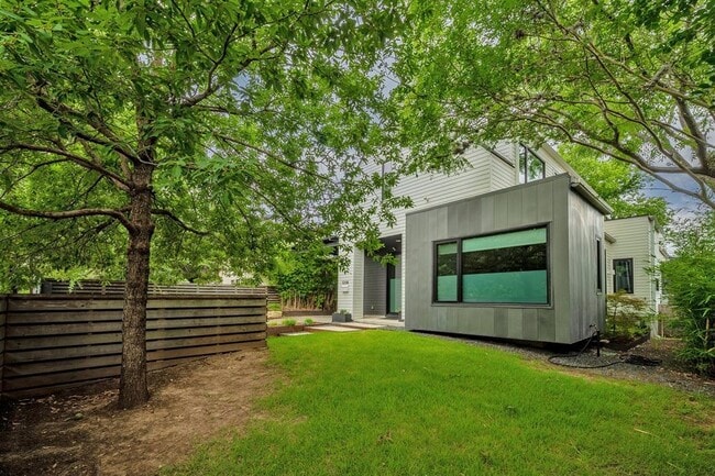 Building Photo - 1208 Hillside Ave