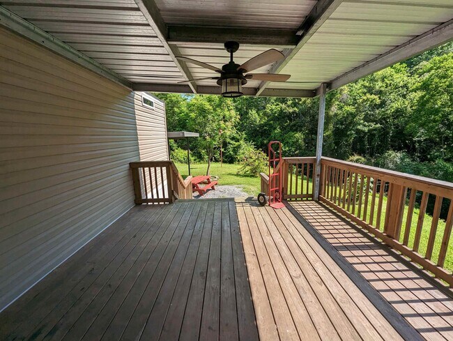 Building Photo - 2590 E Lucas Dr