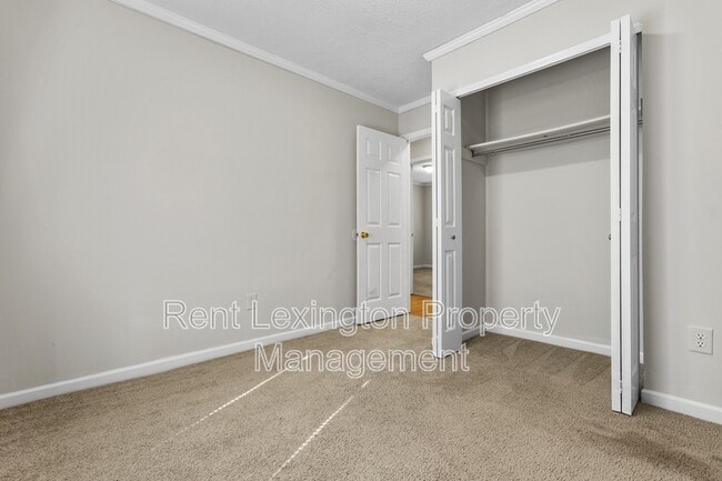 Building Photo - 3352 Hartston Dr