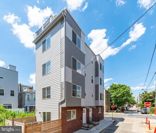 Building Photo - 314 W Norris St