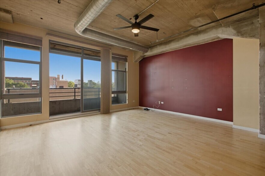 Building Photo - 1550 S Blue Island Ave