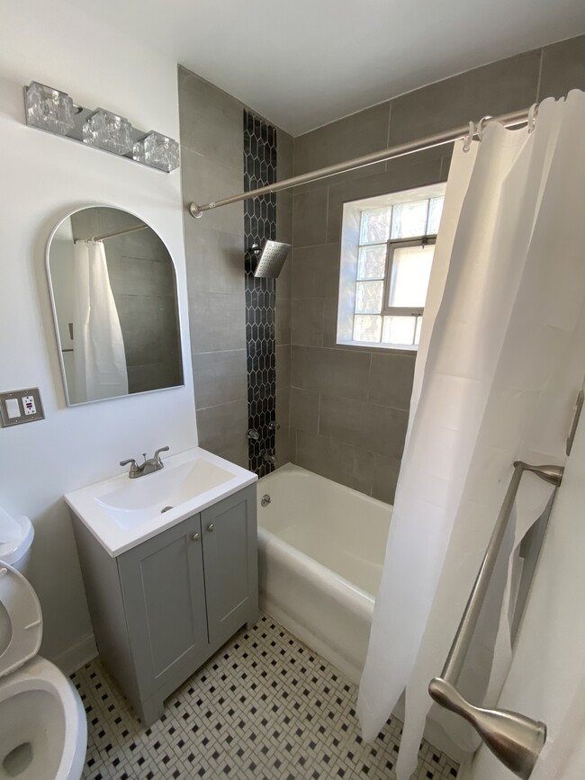 New bathroom - 2557 N Lockwood Ave