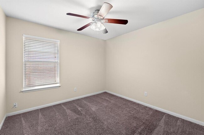 Building Photo - 20612 Farm Pond Ln