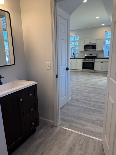 Building Photo - 934 11th Ave