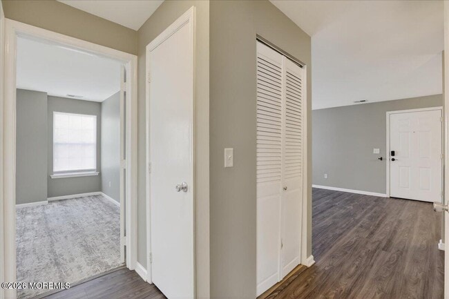 Building Photo - 33 Jockey Ln