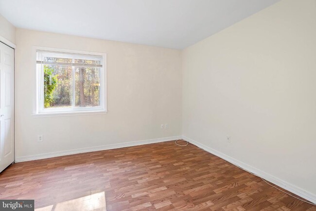 Building Photo - 107 Meadow Woods Ln