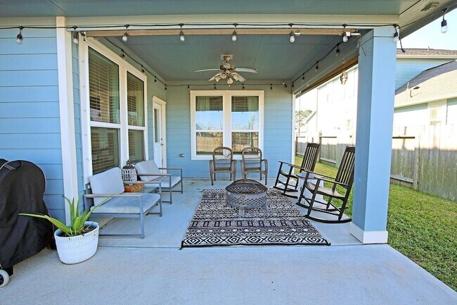 Building Photo - 13346 Pecan Trails Dr
