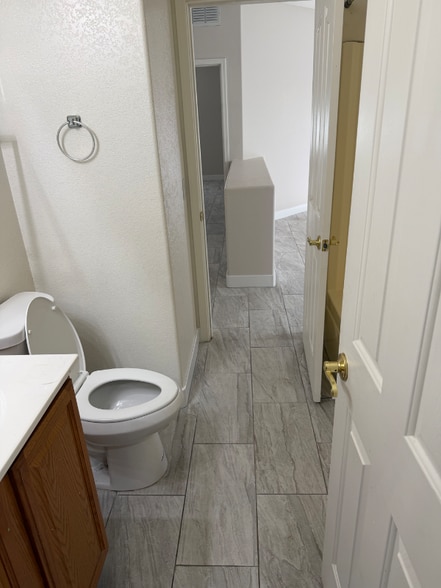 Building Photo - 597 W Barrus St