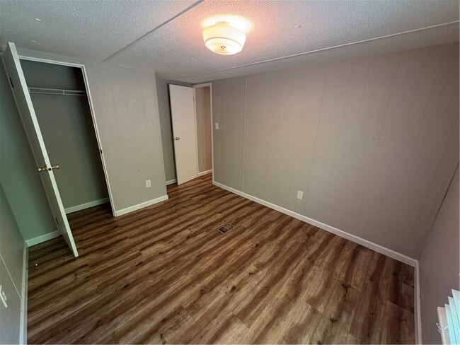 Building Photo - 4620 Enota Ct