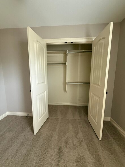 Building Photo - 6405 S 49th St