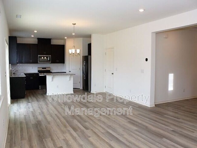 Building Photo - 125 Willow Grove Ln