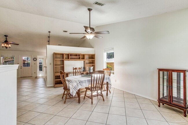 Building Photo - 3565 Stratford Ln