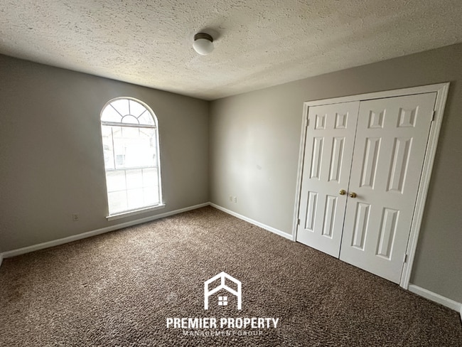 Building Photo - 4915 Blue Wing St