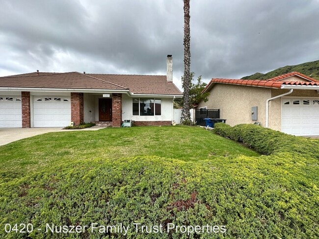 Building Photo - 4 br, 3 bath House - 3107 Highland View Drive