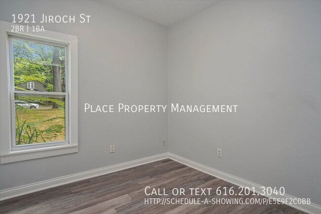 Building Photo - 1921 Jiroch St