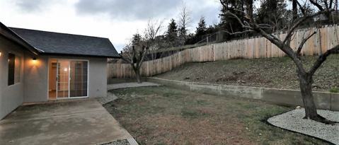 Building Photo - 850 Spaniel Dr