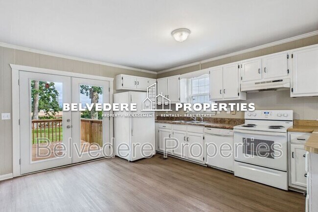 Building Photo - 2913 Wildwood Dr
