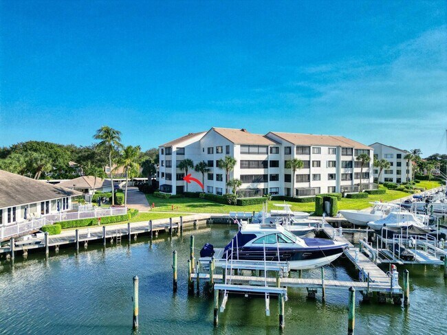 Building Photo - 827 Oak Harbour Dr