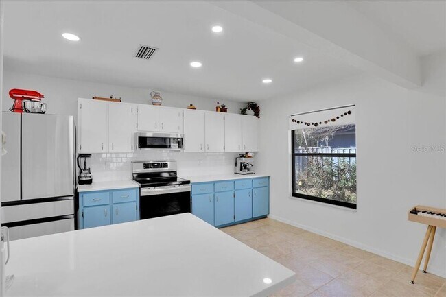 Building Photo - 4518 NW 20th Ter