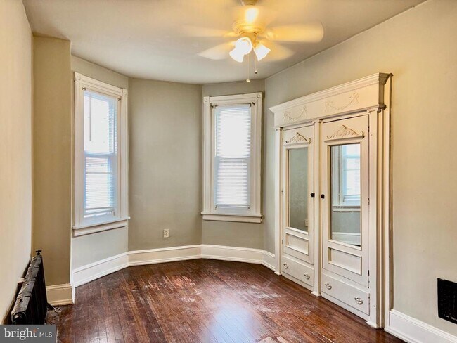 Building Photo - 630 S 51st St