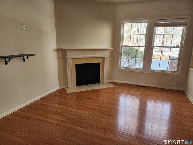 Building Photo - 158 Sterling Dr