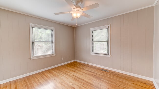 Building Photo - 56 E 52nd St