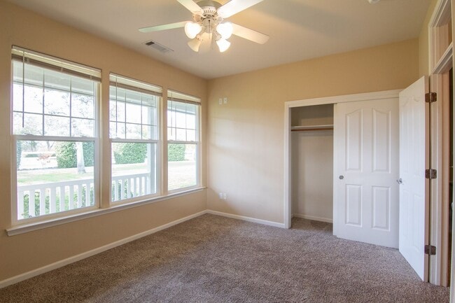 Building Photo - Country Home for Rent on Acreage | 3.5 Acres, 3 Car Garage, Deck, Pet Friendly