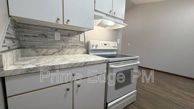 Building Photo - 4621 Prescott Ave